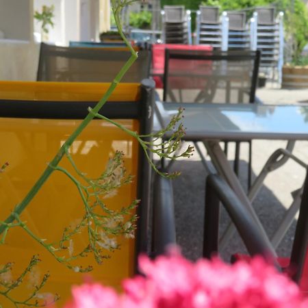 Auberge De La Petite Casserole Revest-des-Brousses Esterno foto